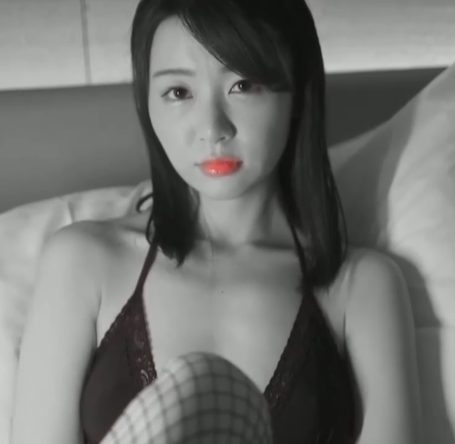 사카이 치하루(Chiharu Sakai, 坂井千晴), 온화하고 사랑스러운 미소