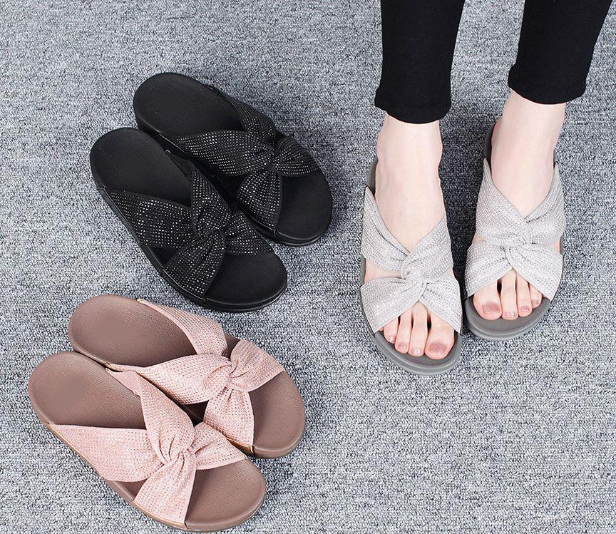  꼬임 밴딩 패브릭 소재로 발볼이 편안한 4cm 슬리퍼