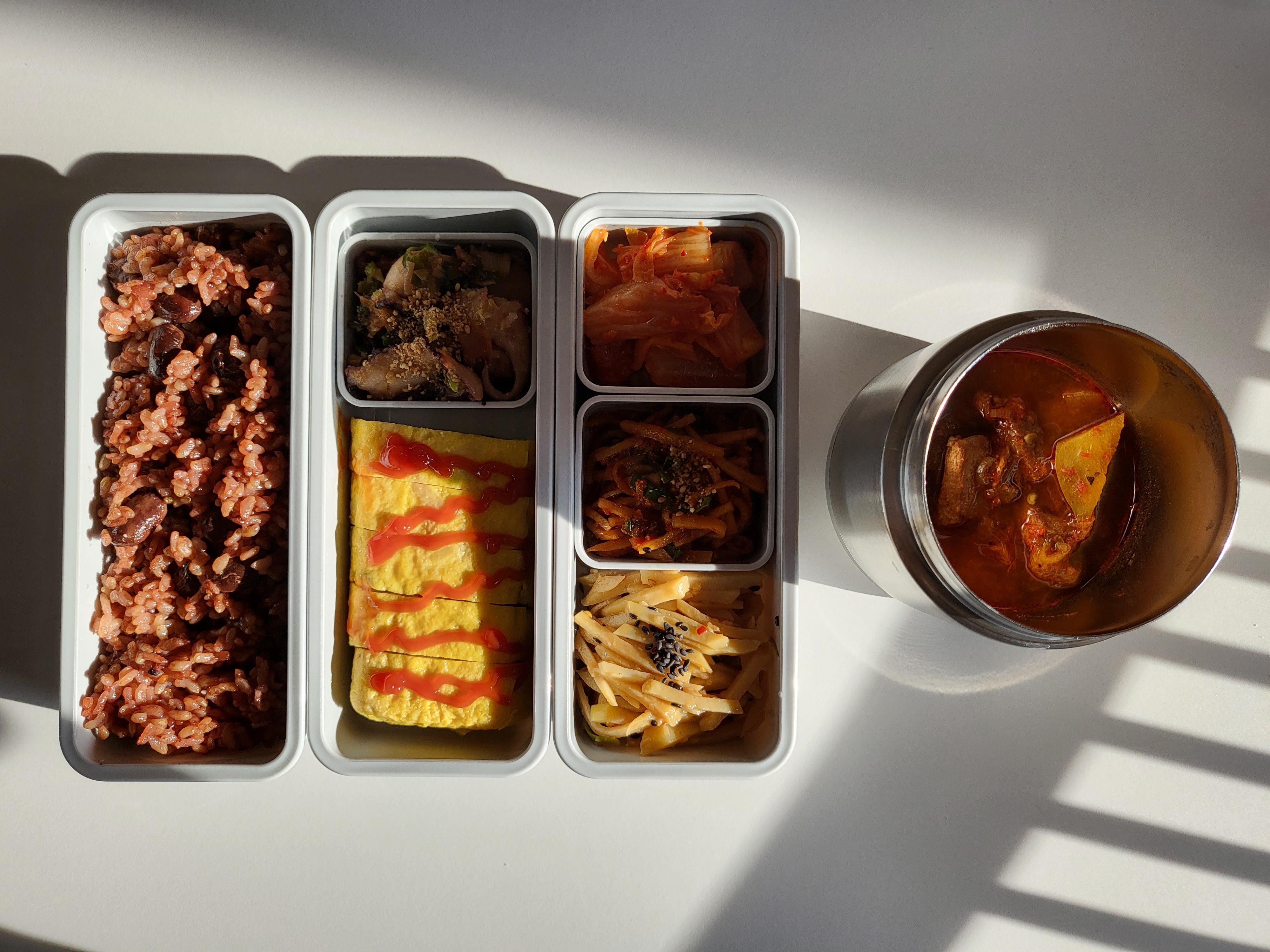  2022.07.12 남편 점심 도시락 메뉴 | 달걀말이, 오징어볶음, 감자채볶음, 무생채, 고추장찌개