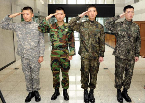  너무나 당연한 질문 : 군인이 군복을 입는 이유는?