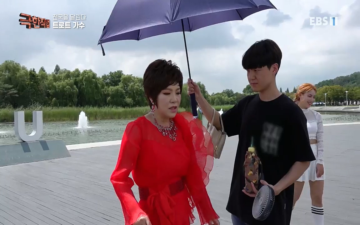 TV - 교육의 중심 EBS전국을 달린다 트로트 가수.mp4_20220912_190548.582.jpg