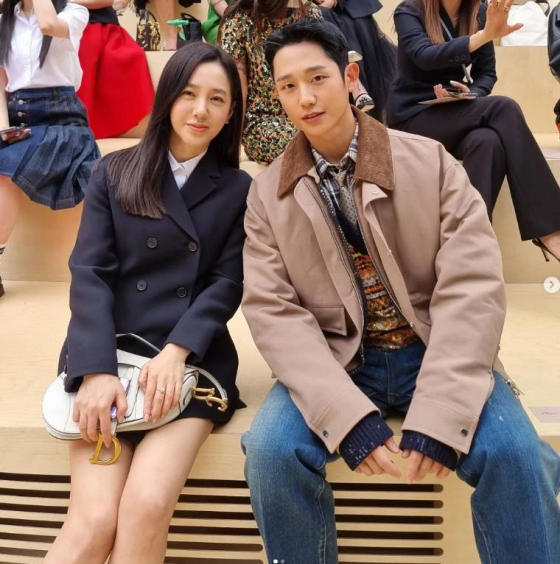  50세 박주미, 정해인과 '동갑 커플' 분위기! '하의실종 각선미' 완벽 [사진]