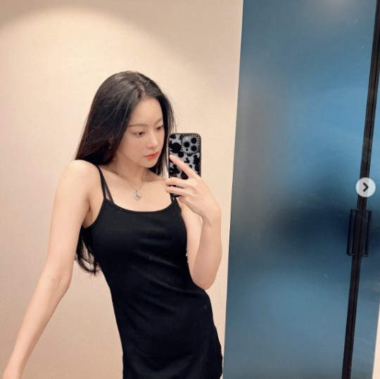  오연서, 슬립 아냐? '아슬아슬한 끈 원피스' 한 장뿐! 깡마른 몸매 [사진]