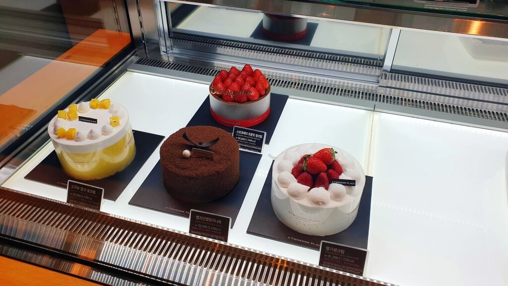 수원 매탄동 투썸플레이스 영통구청점 스트로베리 초콜릿 생크림 케이크