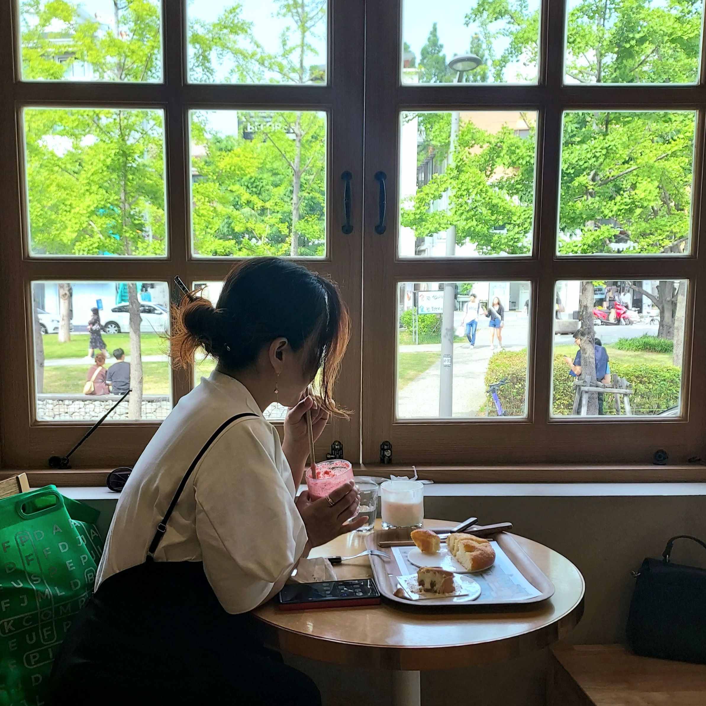 연남동 카페 꼼마&얀 쿠브레