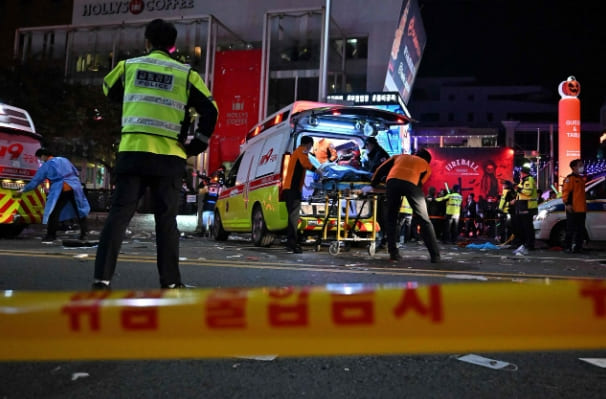 외국언론이 본 어린이 사탕 먹는 날 일어난 할로윈 데이 참사 South Korea Halloween Tragedy Claims Mostly Young Revelers