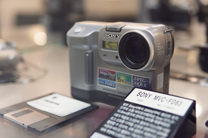  Sony MVC-FD83, 세브란스에 전시되어있는 옛날 카메라