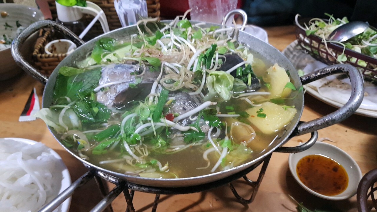 호치민 1군 로컬 맛집 Do Do Restaurant - Lau ngu(참치 핫팟)