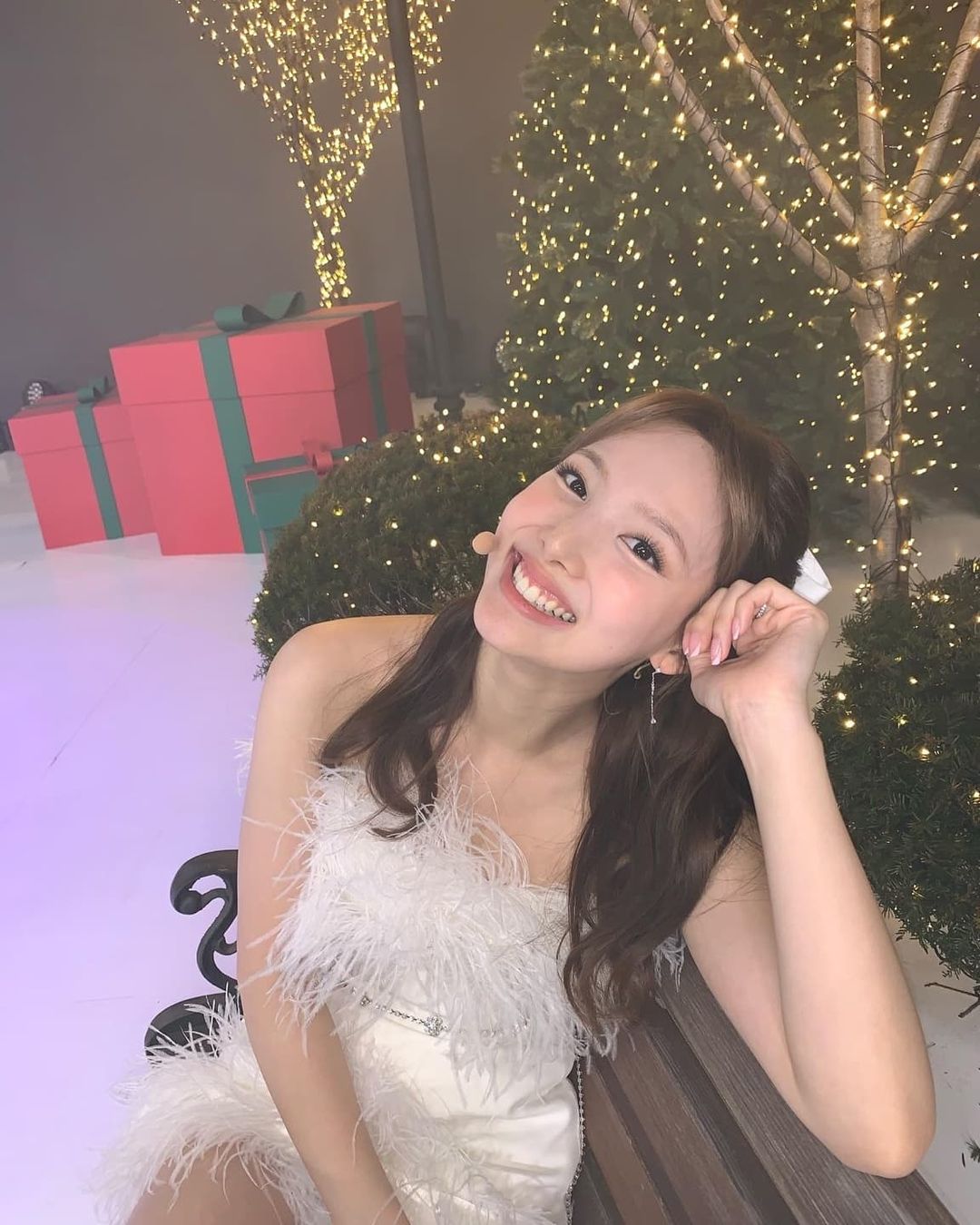  트와이스 나연 모모 화이트 크리스마스 드레스 인스타그램 사진