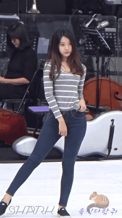 [연예] [움짤]         베스티 다혜 사복 리허설 . GIF -  와이드섬