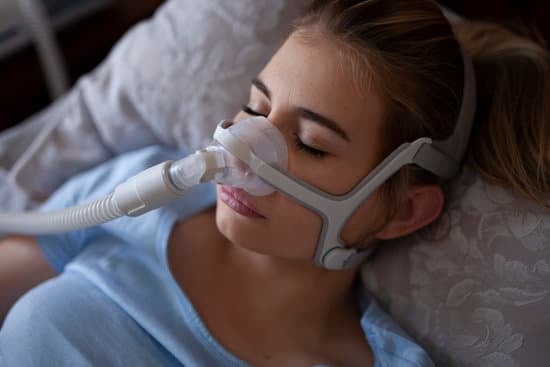 수면 무호흡증(Sleep Apnea): 원인, 증상, 치료 및 관리