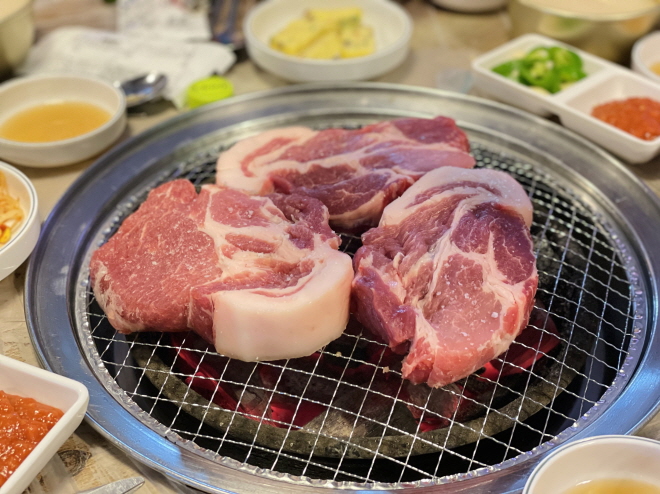  [전주 삼천동 맛집] 두툼한 목살이 매력적인 백탄참숯불구이 방문 후기