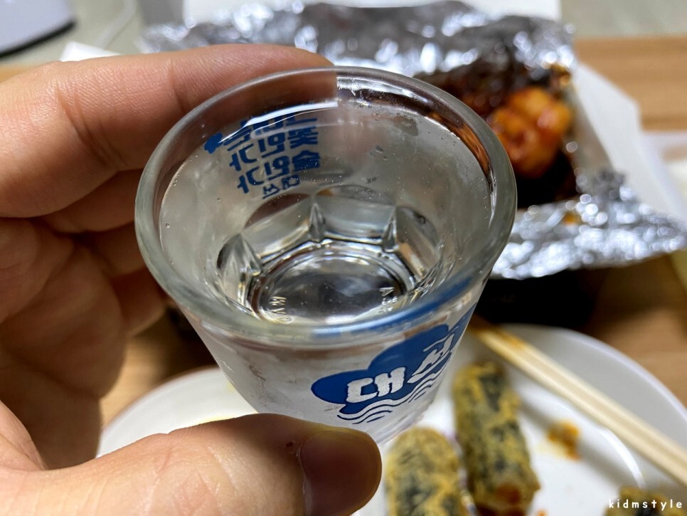 꾸브라꼬숯불두마리치킨 이미지