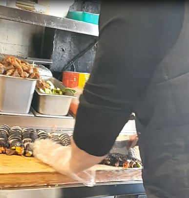 백설대학 사장님 김밥 칼질 솜씨2