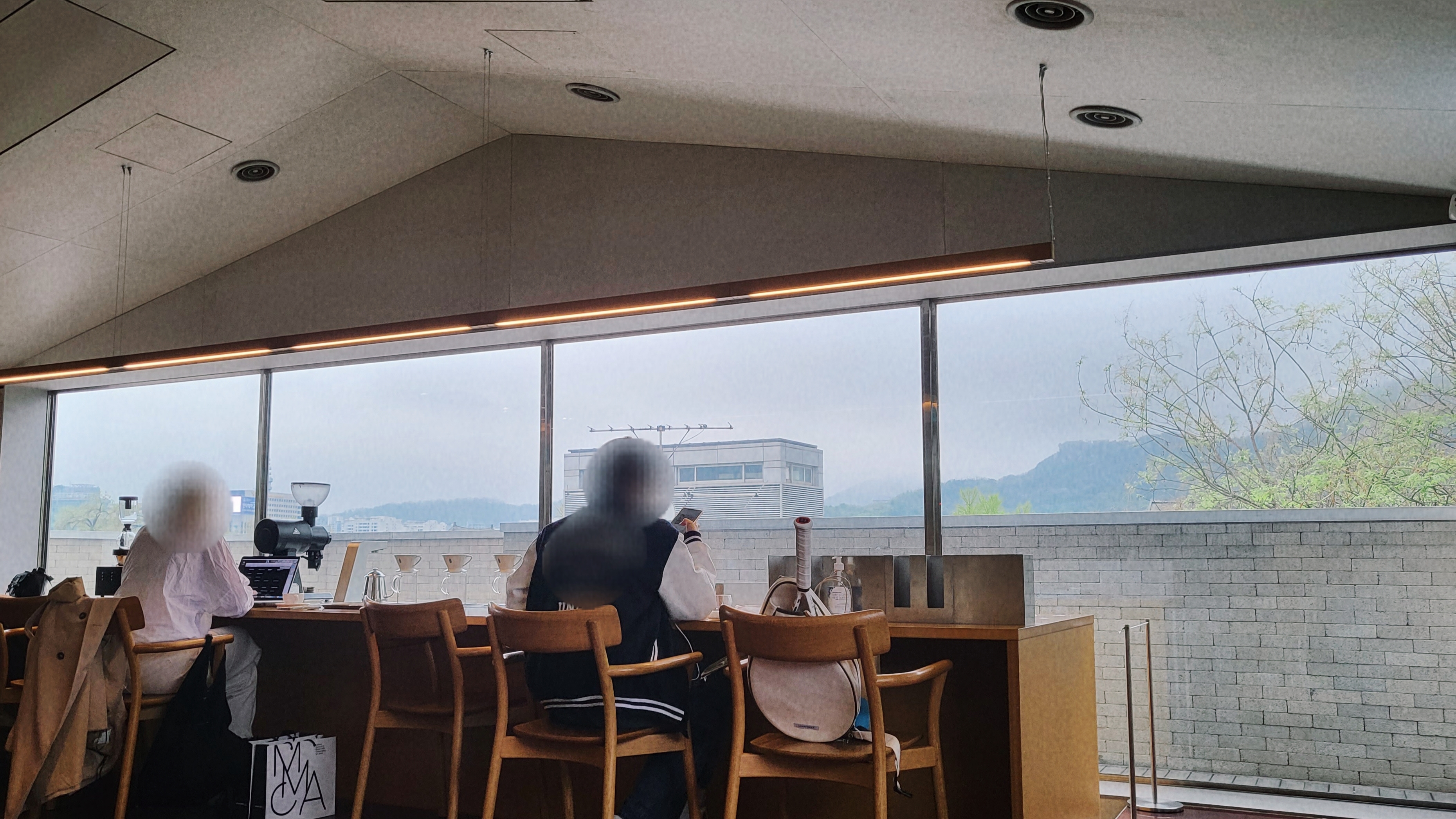 블루보틀 삼청 카페 3층 바테이블