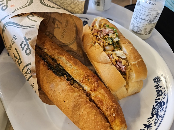 명란바게트 &amp; 야기소바빵