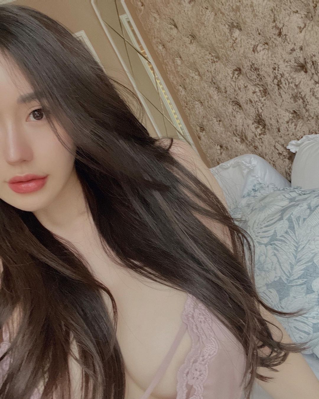  96년생(?) 미모의 베트남 쇼핑몰 인스타그램 셀카 사진