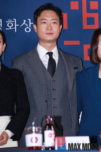 조우진 남자배우상 과거 결혼 아내 72