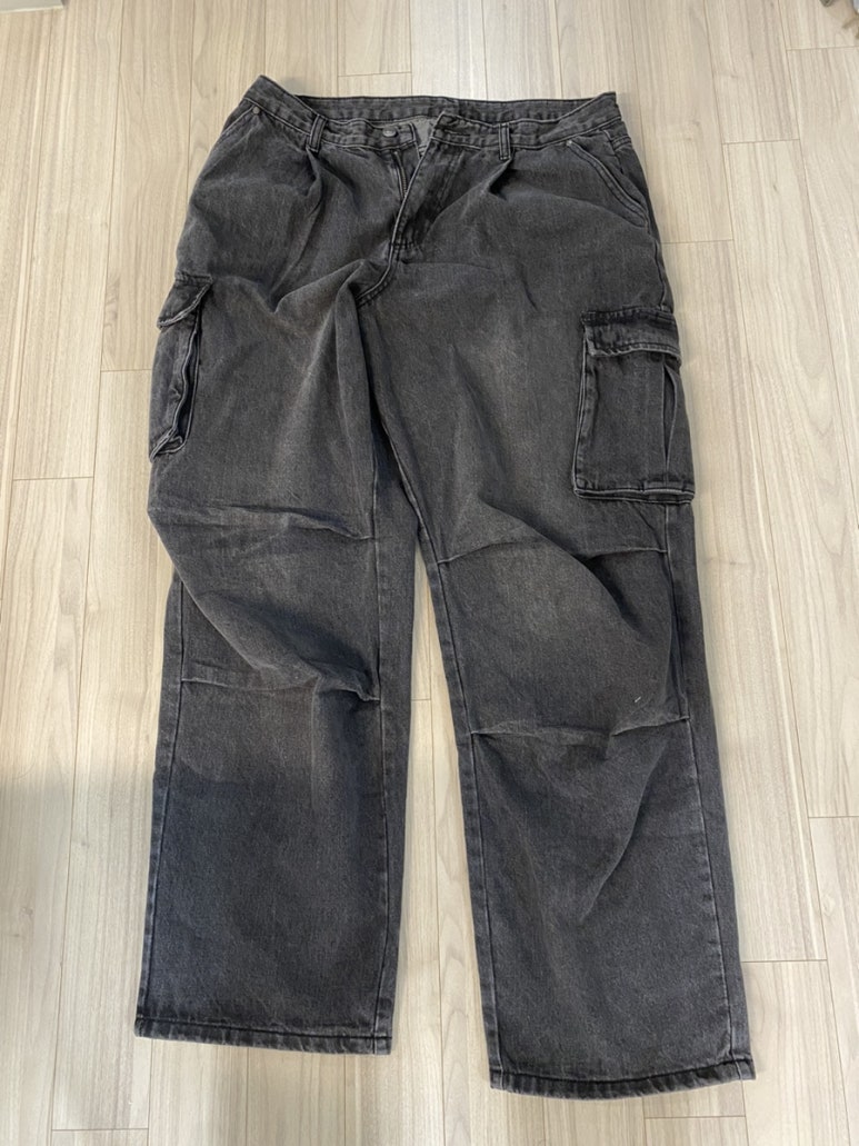 DIMITRI BLACK (디미트리블랙) 원턱 파라슈트 카고 데님팬츠_그레이ONE-TUCK PARASUIT CARGO DENIM PANTS_GRAY