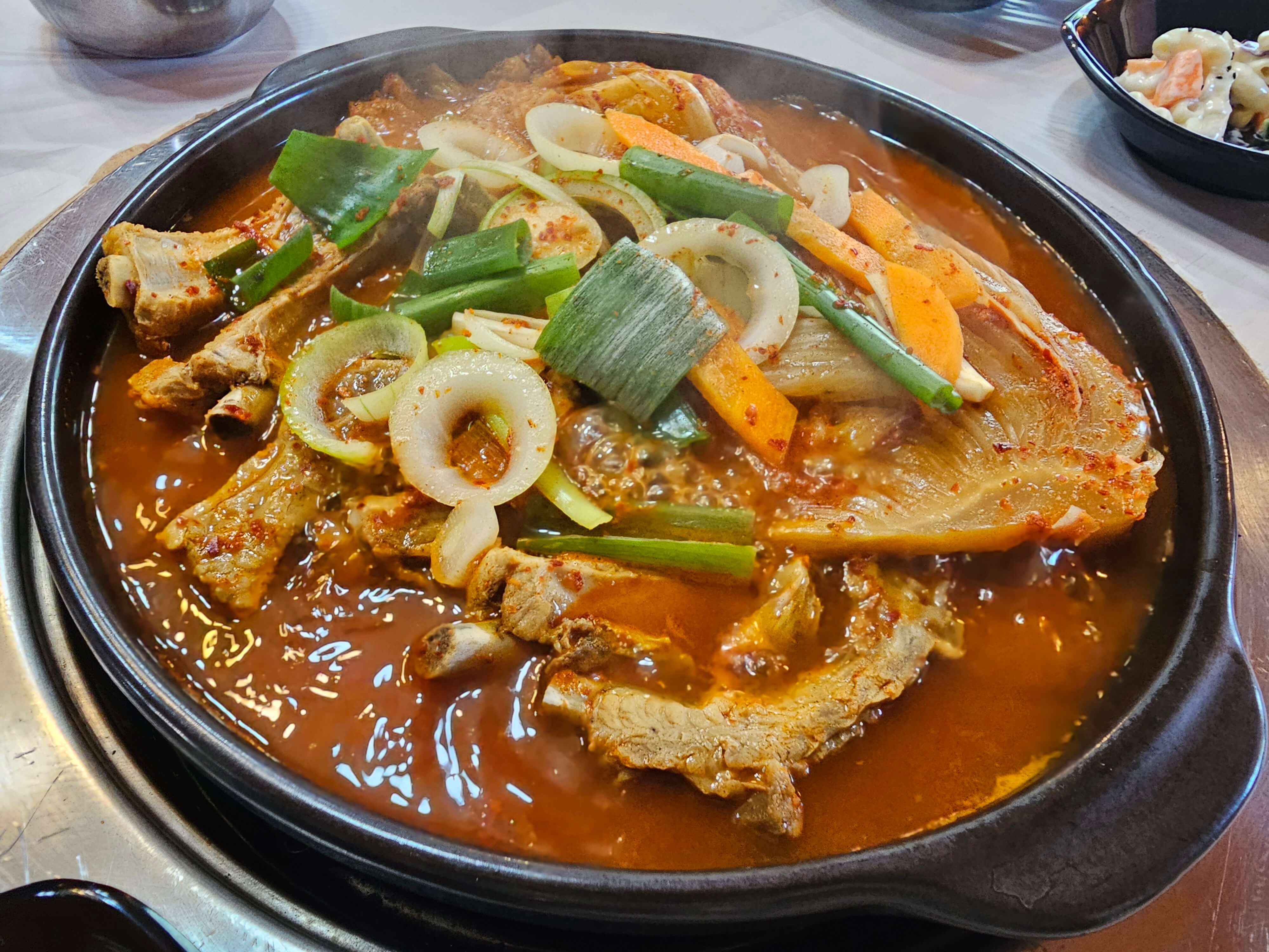 묵은지 등갈비찜