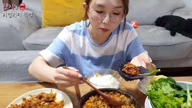  "김치·쌈 한국 음식" 유튜버 햄지 영상, 중국서 모두 사라졌다