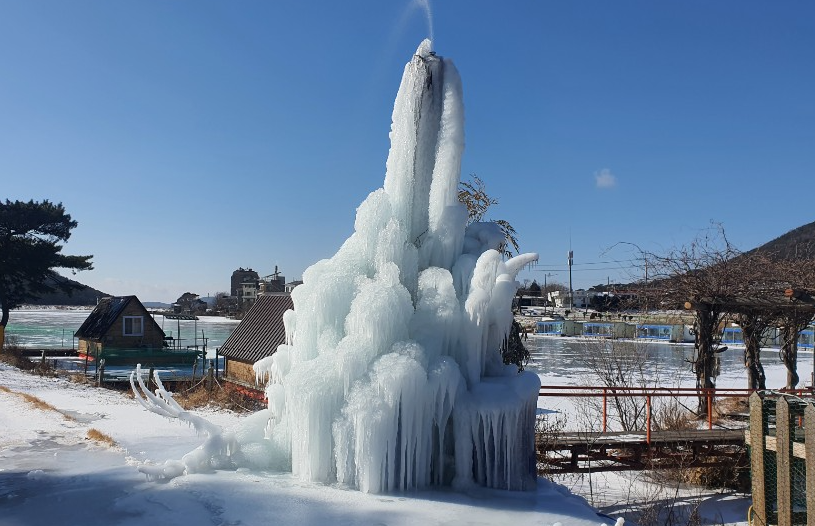 2025년빙어축제-빙벽