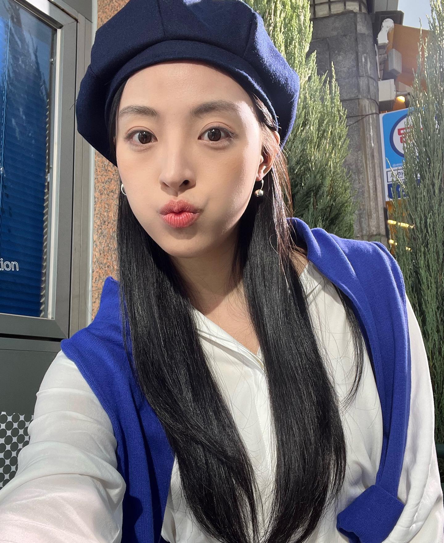 민하람 미소