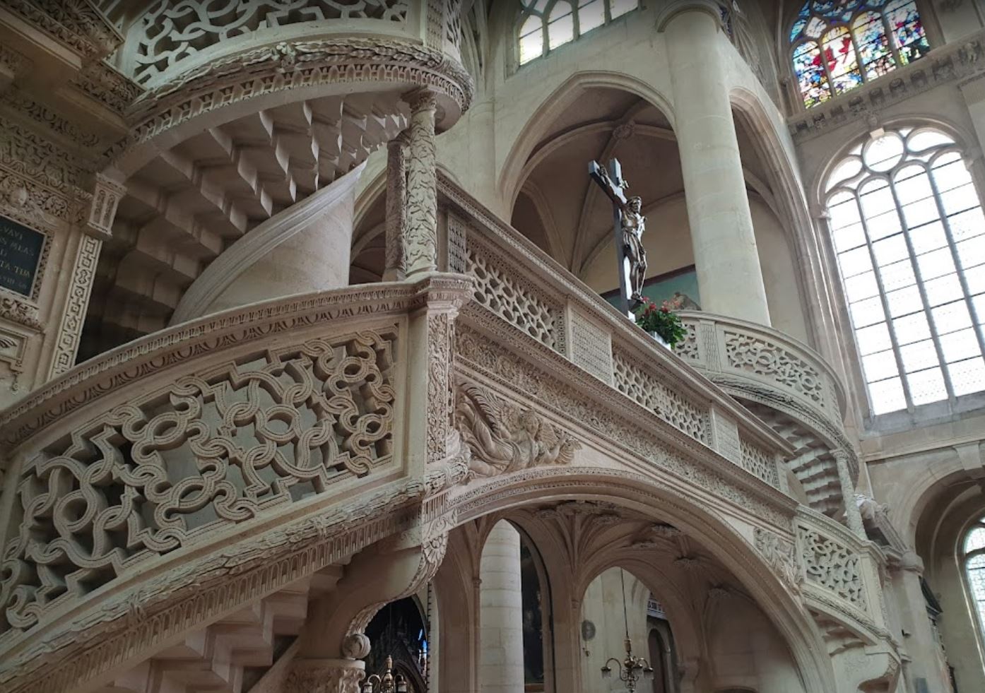 파리-생-에티엔-뒤-몽-성당-실내사진