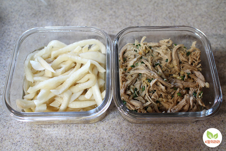 김밥재료-수제단무지와-닭가슴살조림