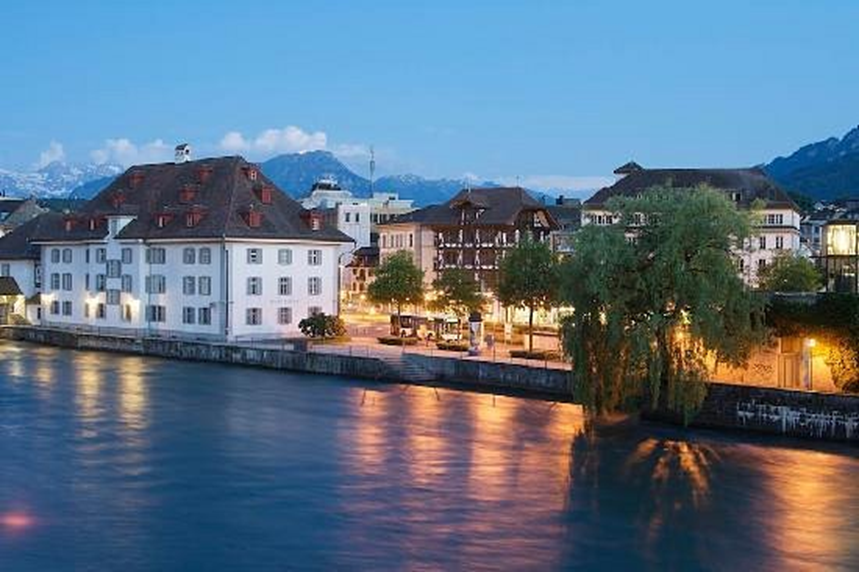 The-Tourist-City-and-River-Hotel-Luzern