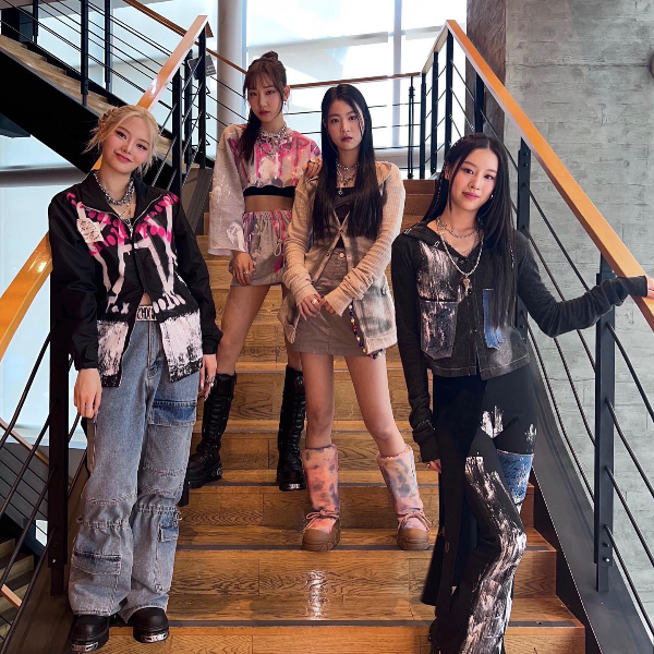 피프티피프티 - Tell Me (MV/가사/듣기) 3