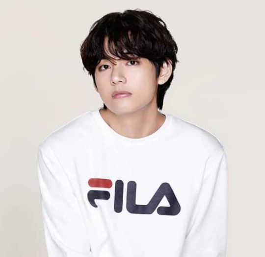  방탄소년단 뷔, 보자마자 '헉' 소리 나오는 비주얼 '이게 바로 남신'