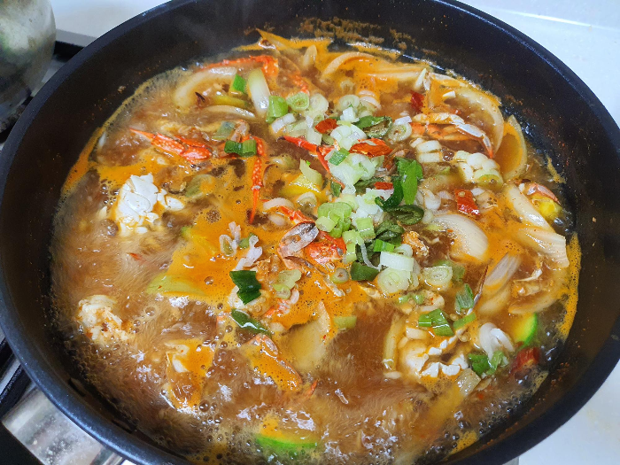  [음식] 집에서 얼큰하고 칼칼한 "꽃게탕"과 푸딩처럼 맛좋은 "계란찜" 만들어서 맛나게 먹어봐요~