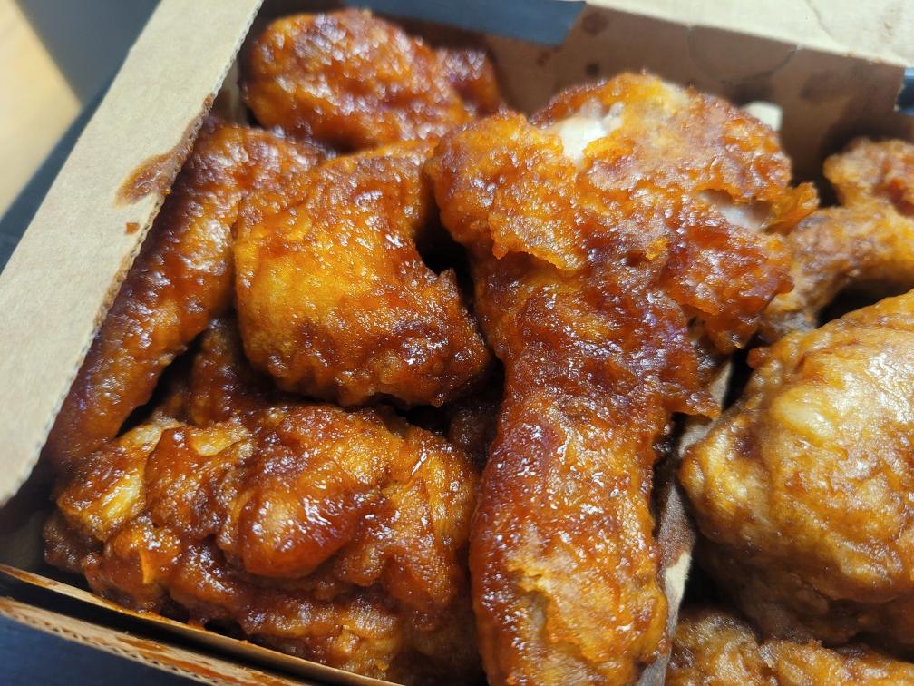 창원 교촌치킨 용지호수점 방문 포장 반반오리지널, 허니치킨