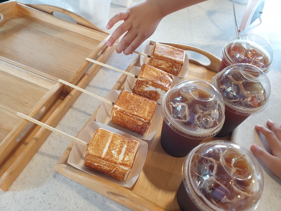  거제 가볼만한곳: 거제 매미성 카페 '카페 매미 쉼터'