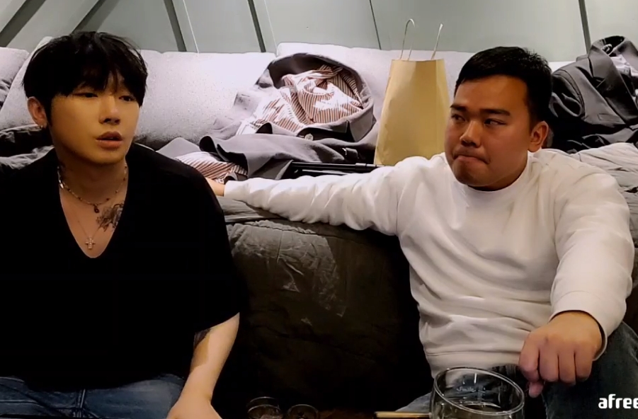  BJ 케이 쓰러짐