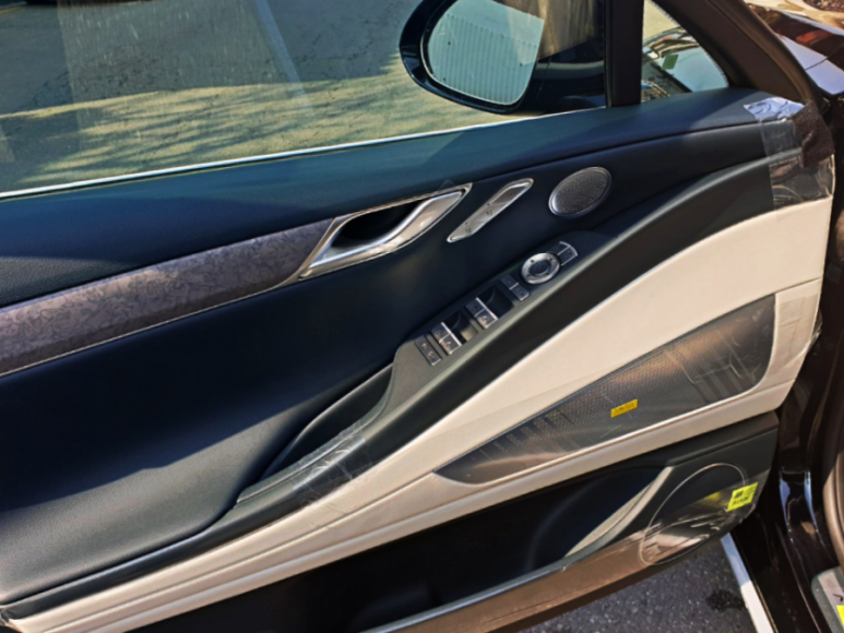 Genesis g80을 성공적으로 타고 있나요? 9