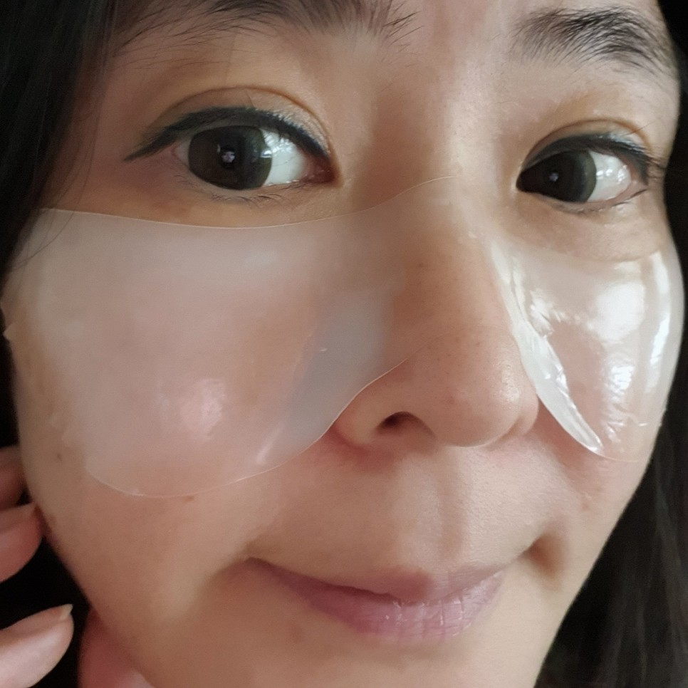 광채톤업앰플로 모찌피부로! AHC 김혜수 3