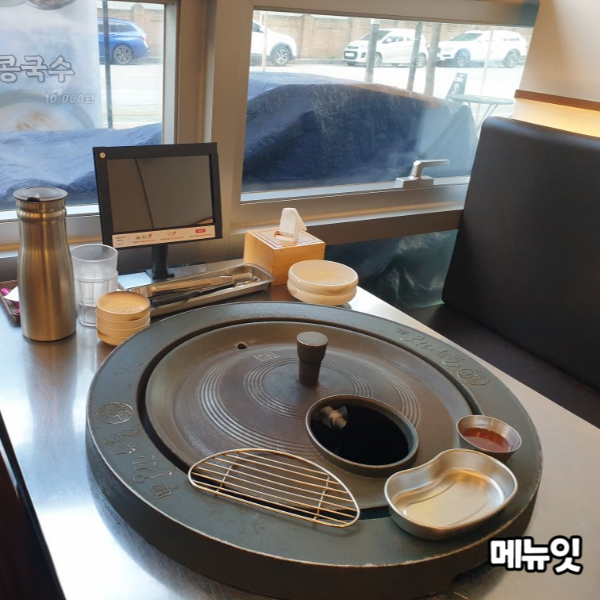  천하제일 솥뚜껑 삼겹살집 태블릿메뉴판 메뉴잇 설치 사례
