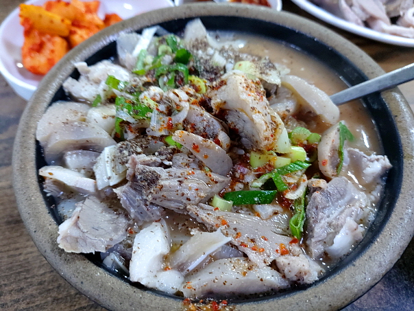 푸짐한 순대국