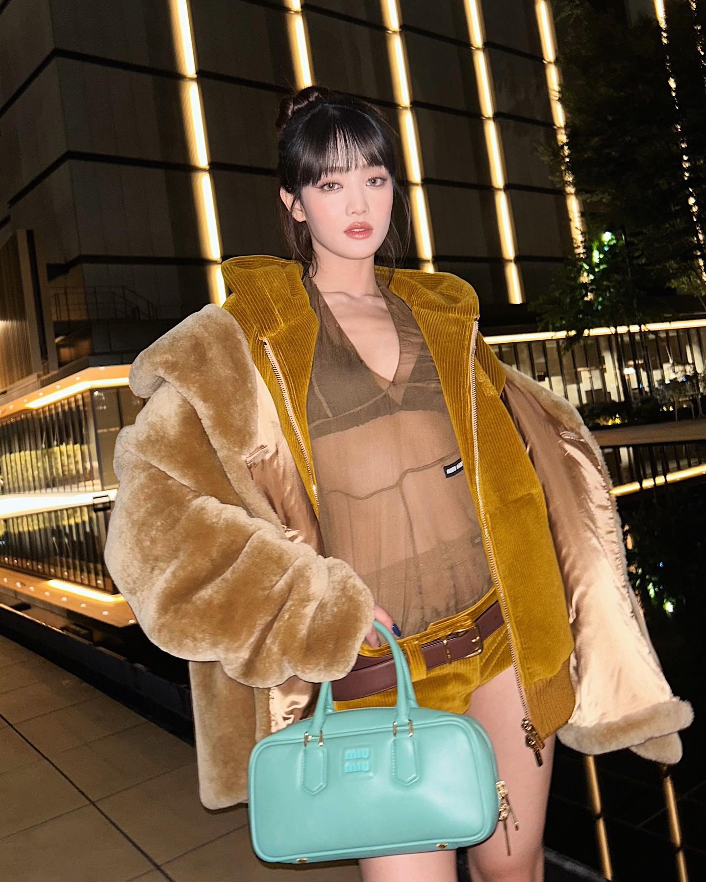  시스루룩 여자아이돌 민니 인스타그램 사진