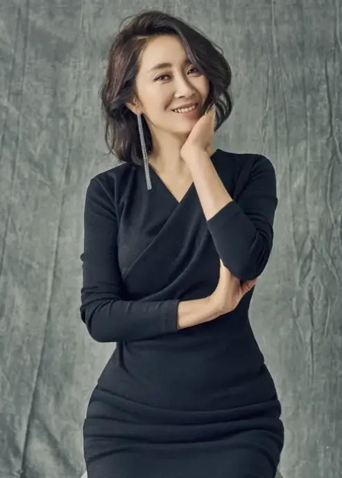 윤유선