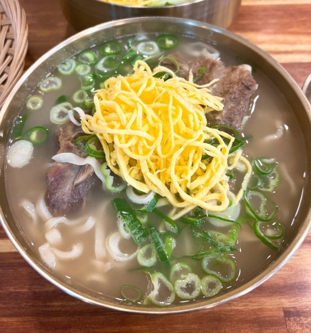 뼈칼국수