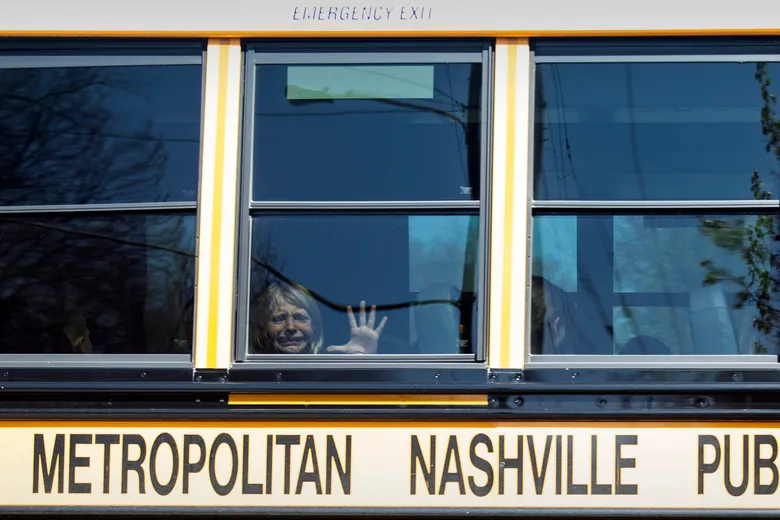  미 내슈빌 경찰, 기독교 학교 총기 난사로 7명 사망자 확인 VIDEO:Nashville school shooting: 3 students, 3 adults killed, police say