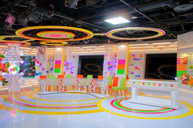  성진국 일본의 흔한 아침 방송 클라스(후지TV 메자마시 토요일 워터파크 취재하러 간 스시녀 프리랜서 아나운서 오카조에 마키)