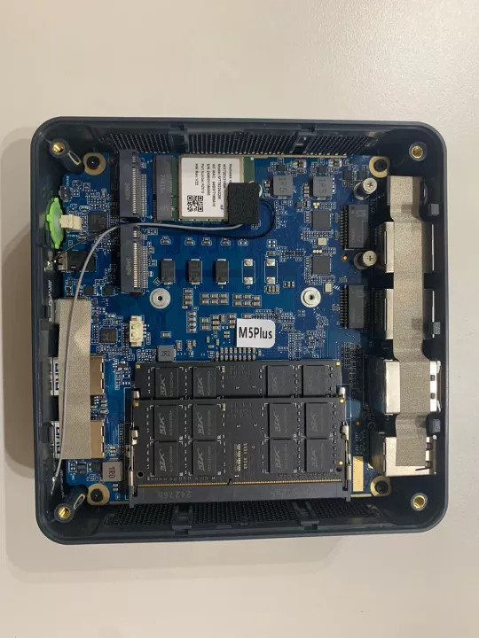 GMKTek M5 Plus 장착