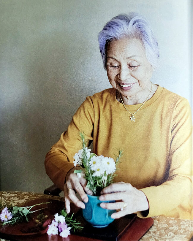 항상 꽃을 가까이 하는 히로코 할머니