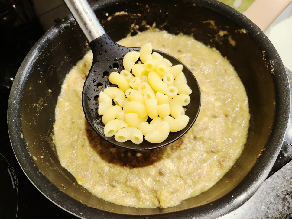 백팩커 백종원 러시아식 고기 스튜 만들기 비프 스튜 파프리카 버섯을 넣고 버섯 크림 리조또 마카로니 삶은 법 비프 스트로가노프 다진 고기 요리 10