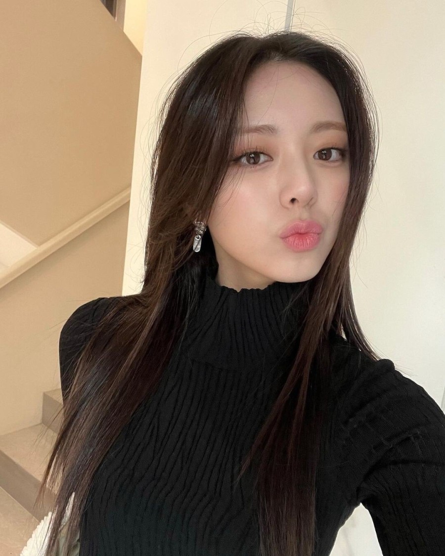  ITZY 유나 인스타그램 셀카 사진들 모음 - 1