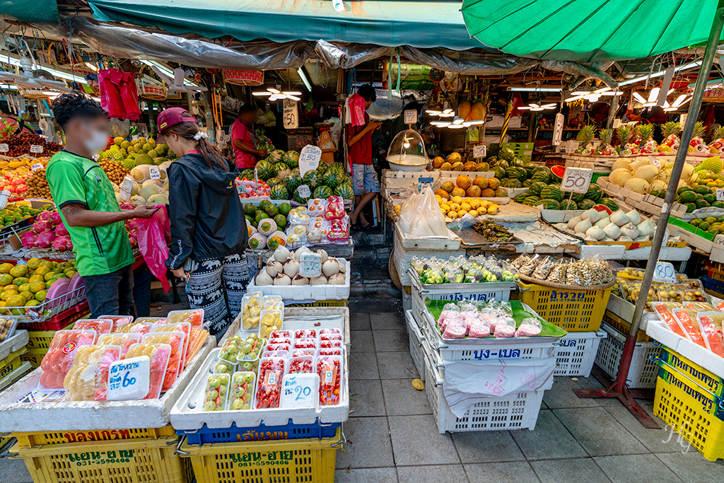 태국 방콕 후웨이쾅 시장(ตลาดห้วยขวาง Huai Khwang Market) 과일 가게